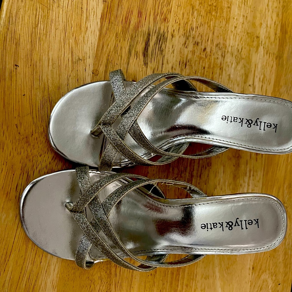Kelly & Katie low heels silver size 7